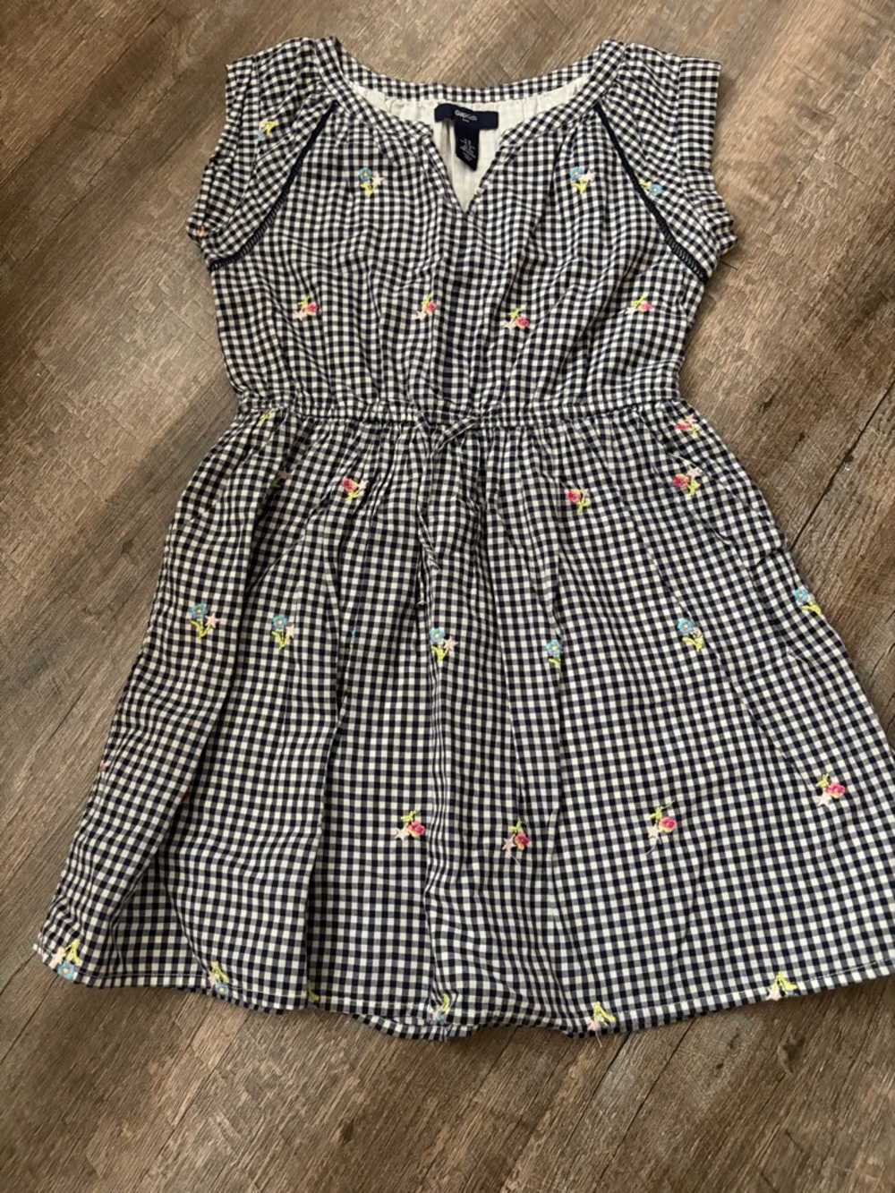 🌸 $10 SALE 🌸 GAP Black & White Gingham Dress with Tiny Floral Embroidery
